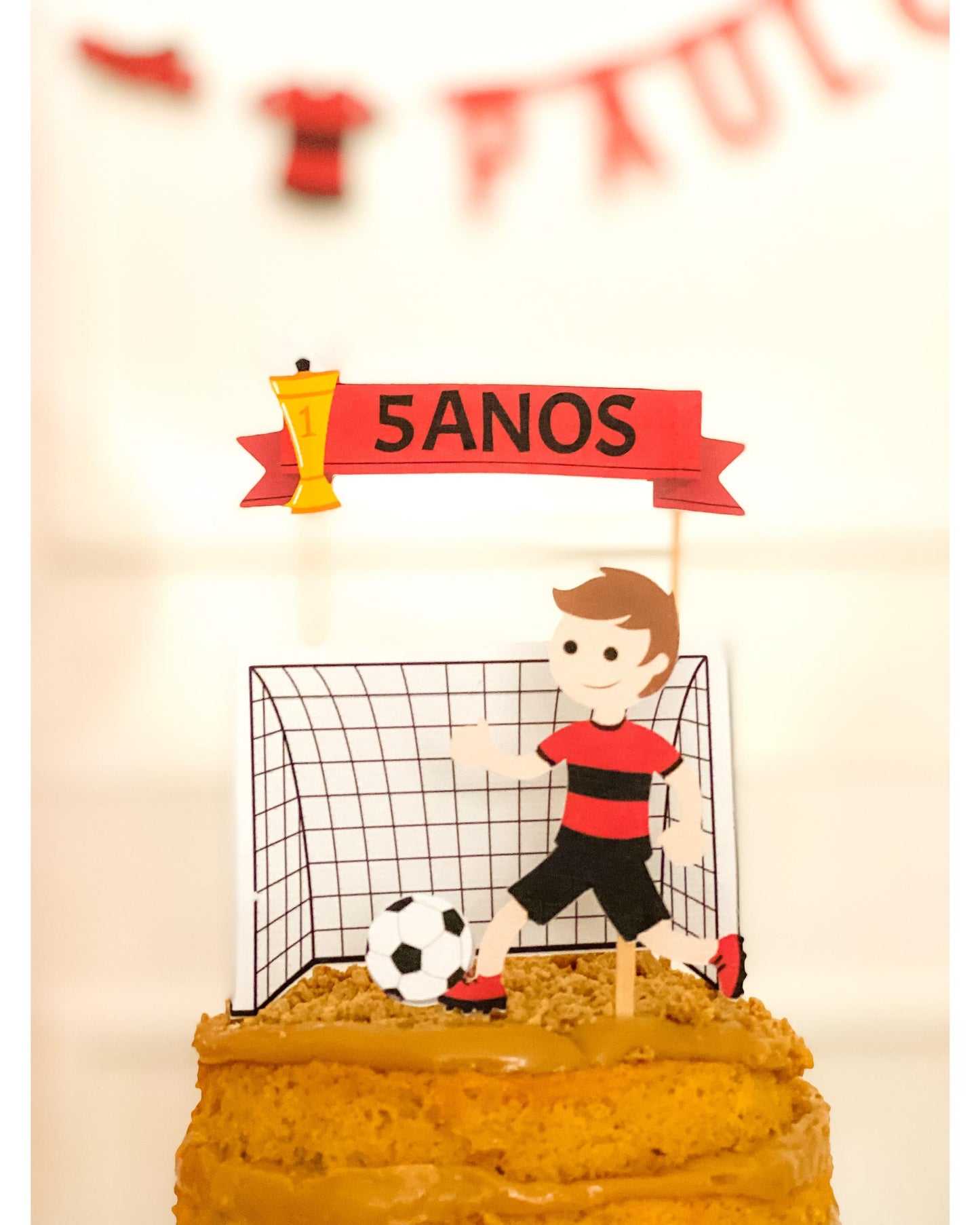 Topo de bolo futebol vermelho e preto