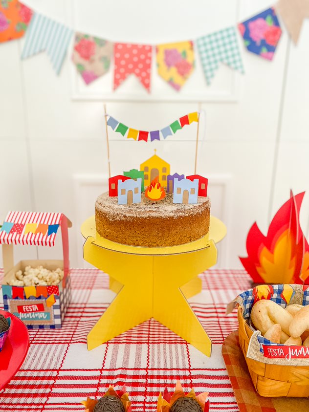 Suporte para bolo e doces amarelo claro