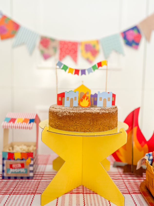 Suporte para bolo e doces amarelo claro