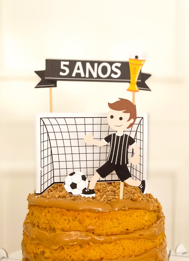 Topo de bolo futebol preto e branco