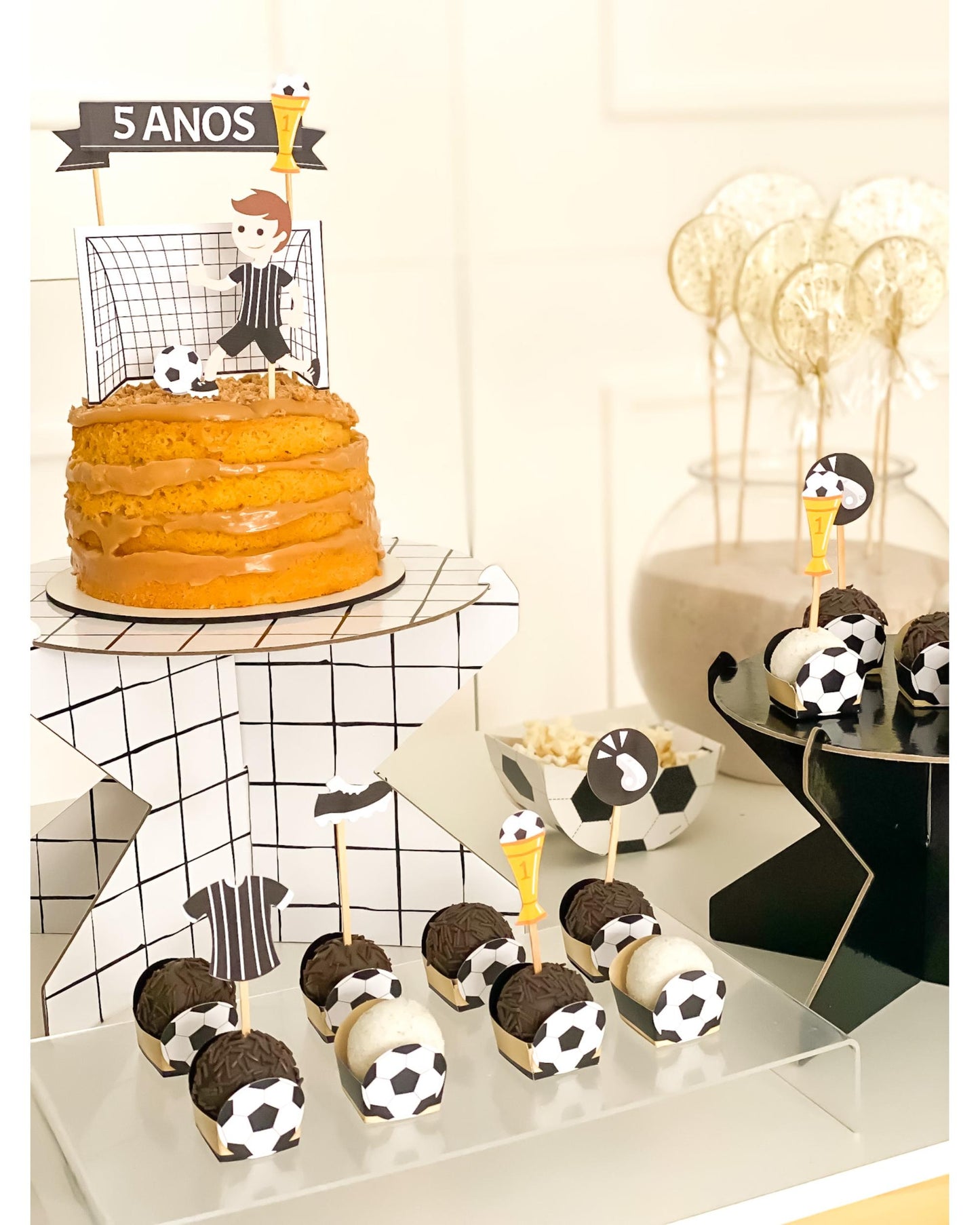 Kit Decoração Futebol Preto e Branco - Tamanho G
