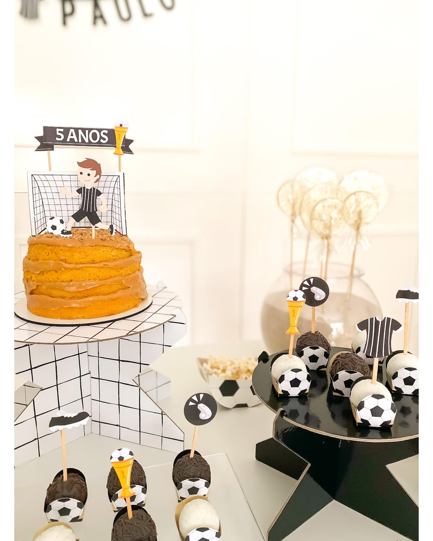 Kit Decoração Futebol Preto e Branco - Tamanho G