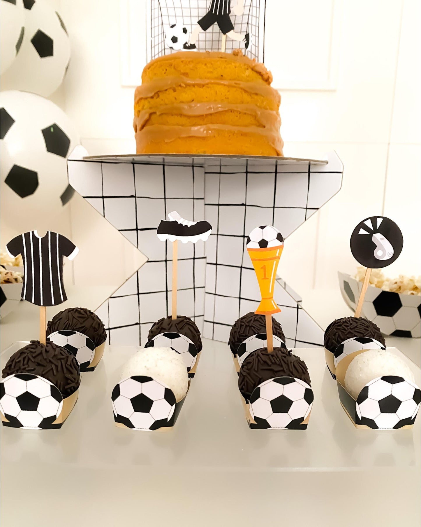 Kit Decoração Futebol Preto e Branco - Tamanho G